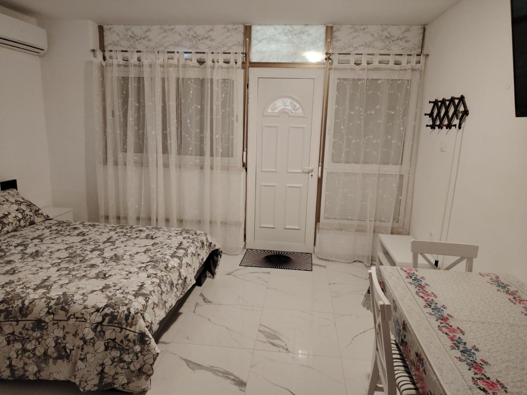 Studio-Apartman Ella ポレッチ エクステリア 写真